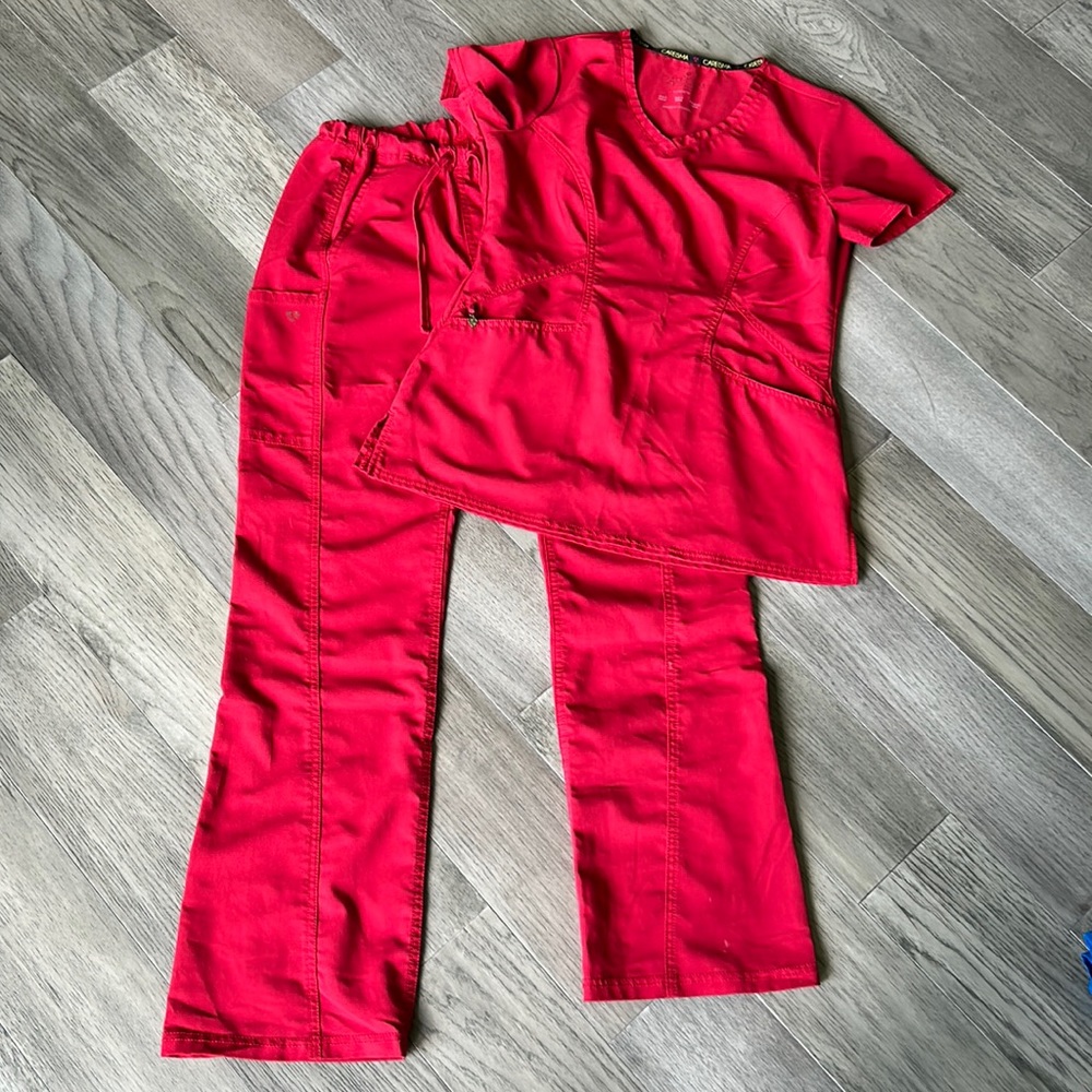 Careisma by Sophia Vergara scrub set size xs